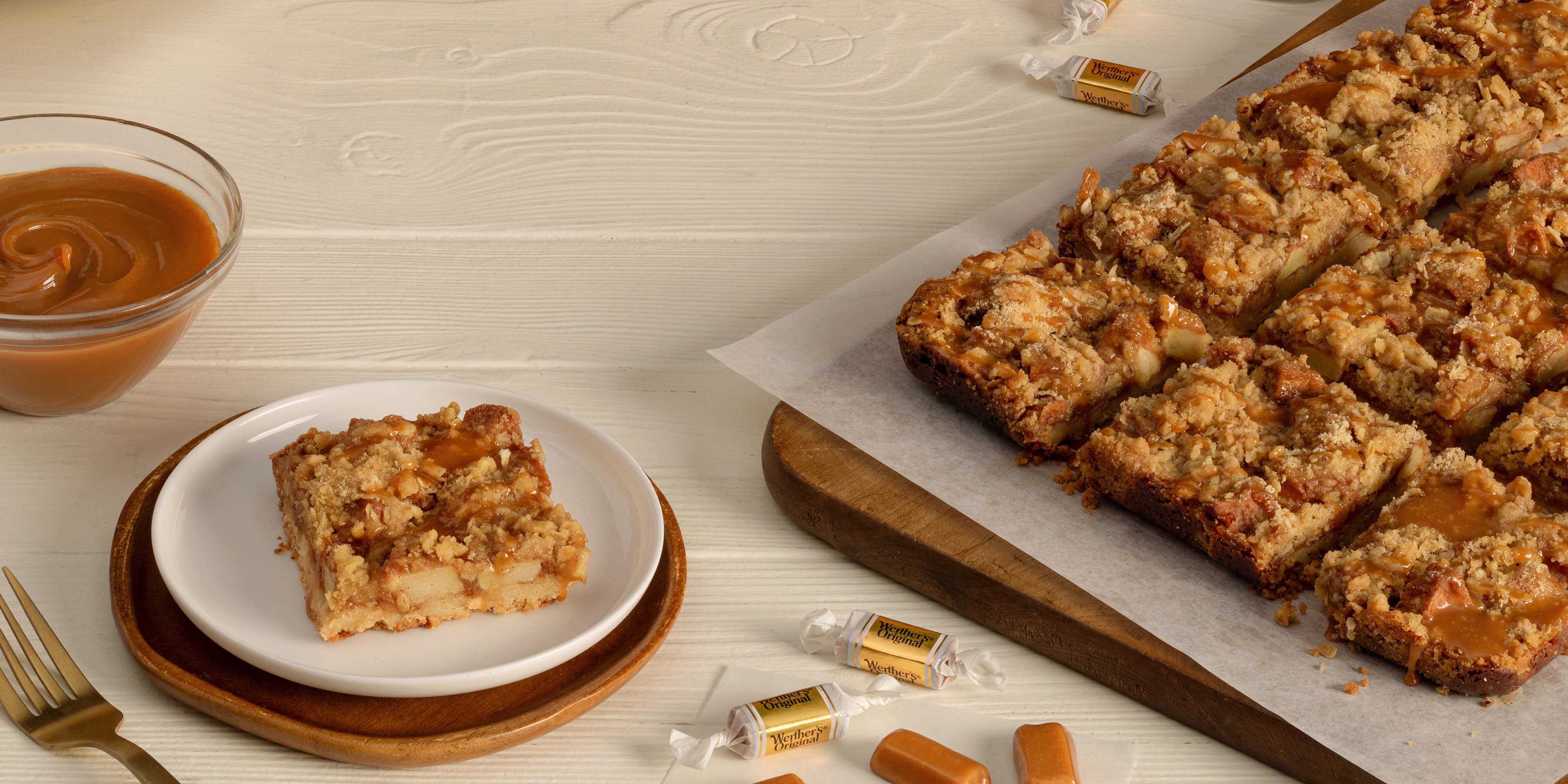 Apple Crisp Caramel Butter Bars