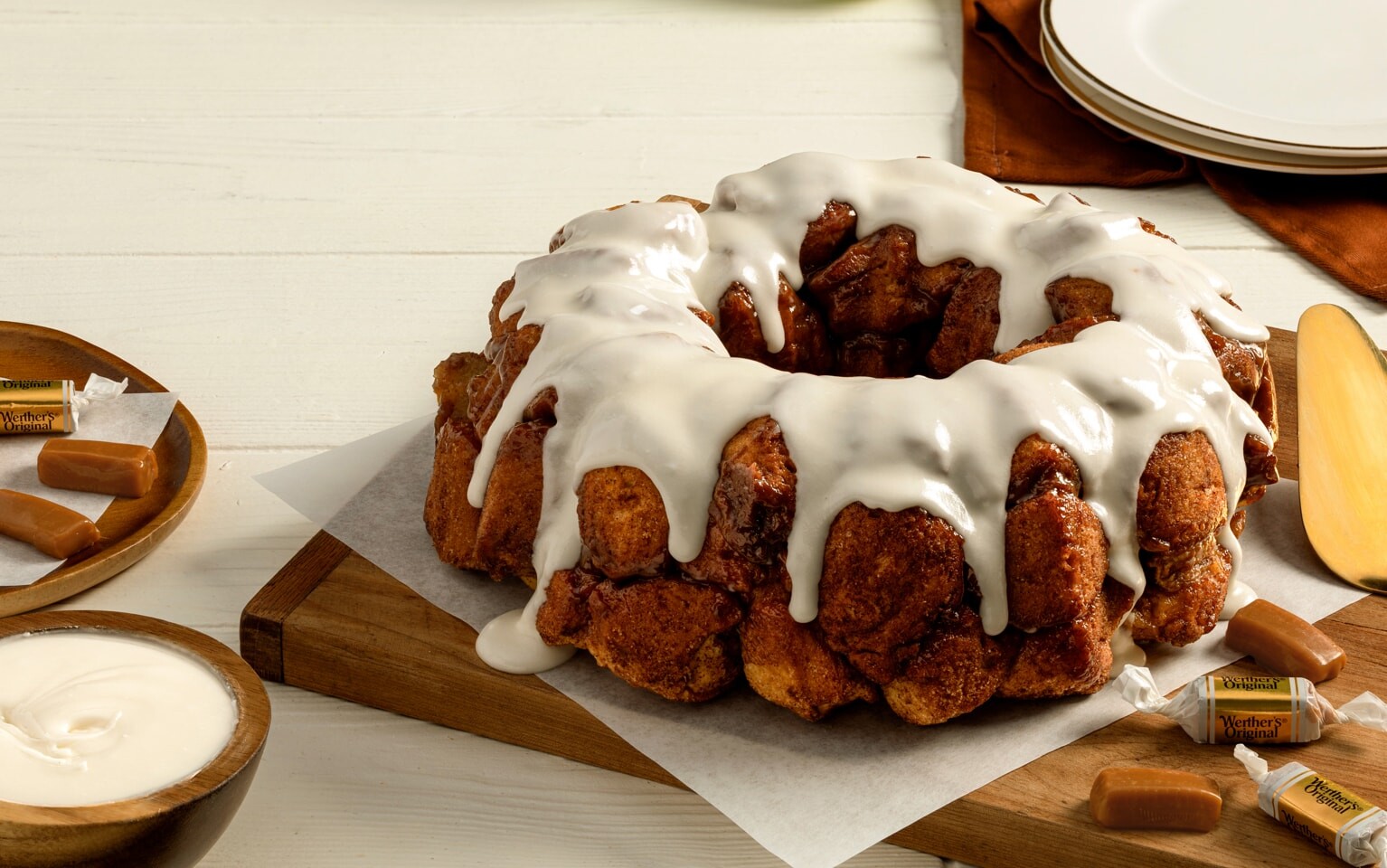 Caramel Apple Pull-Apart Bread